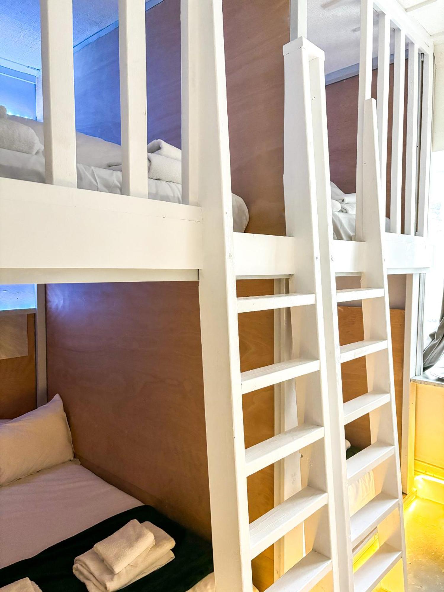 X Hotel Brunswick Square Brighton Room photo