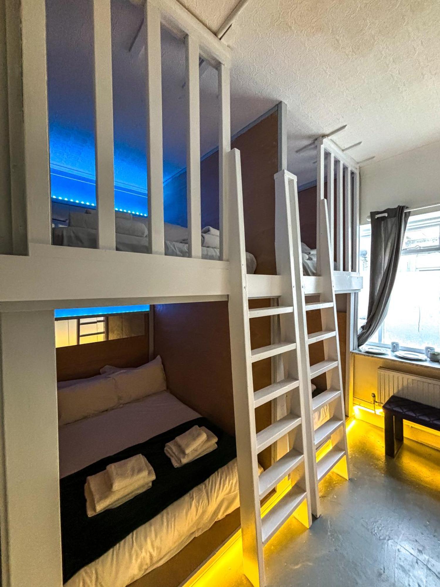 X Hotel Brunswick Square Brighton Room photo